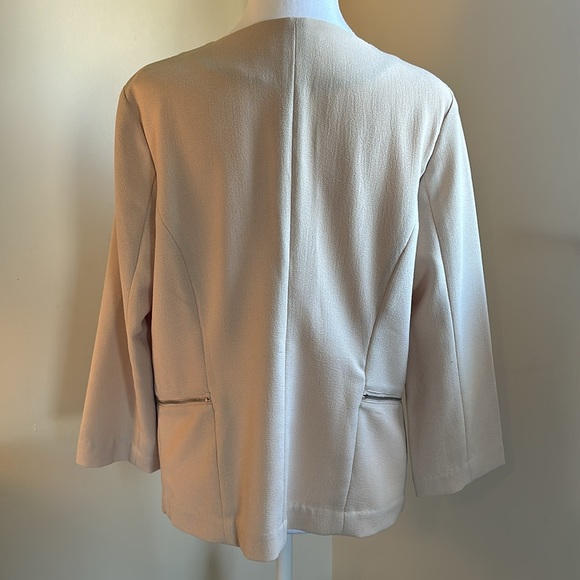 Umgee Medium Tan Blazer with zipper pockets - Picture 3 of 9